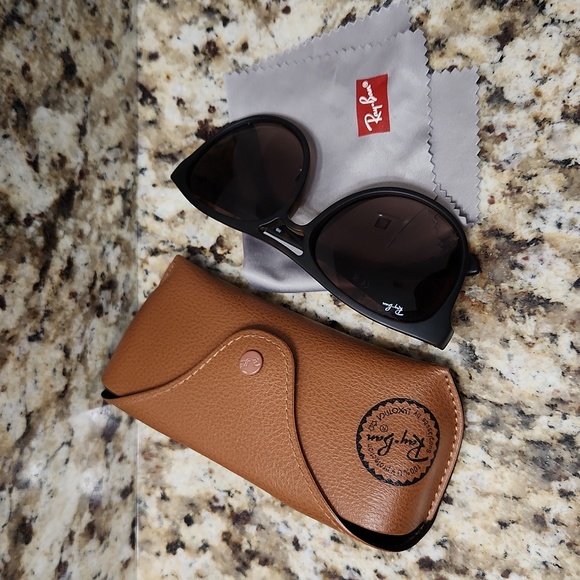 Ray-Ban tortoiseshell Brad sunglasses - Picture 5 of 5